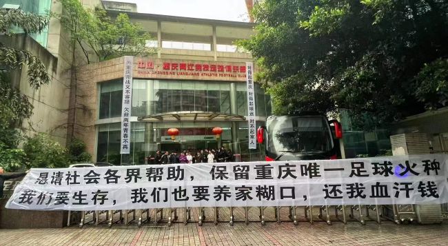 客场方面，曼联则取得4胜1平4负，表现算是中规中矩。